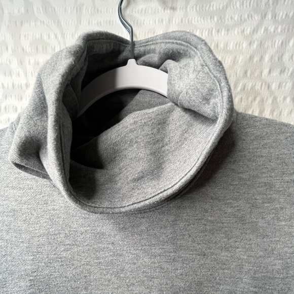 Nike Sweatshirt Dri Fit Cowl Neck , Medium, previously loved - Picture 5 of 9